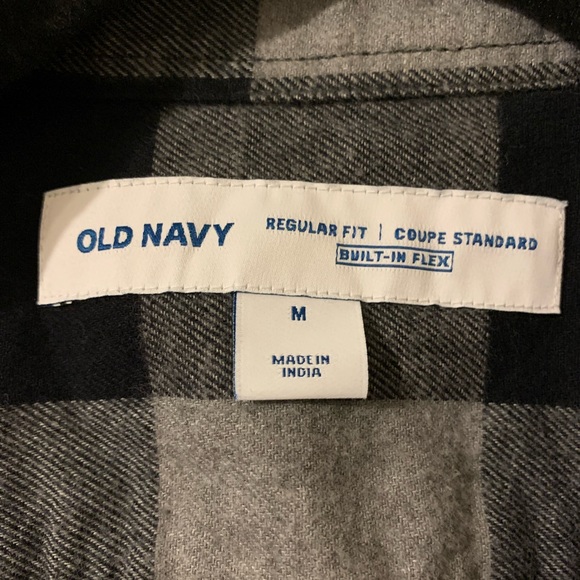 Old Navy Men’s casual button down - Picture 4 of 4